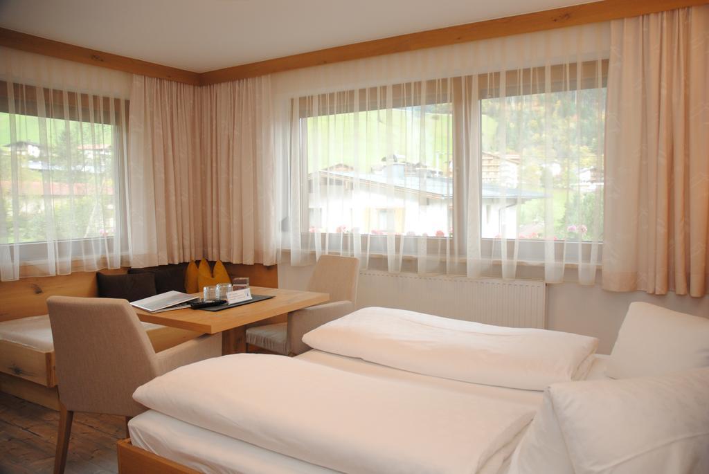 Gaestehaus Pirker Φίνκενμπεργκ Εξωτερικό φωτογραφία